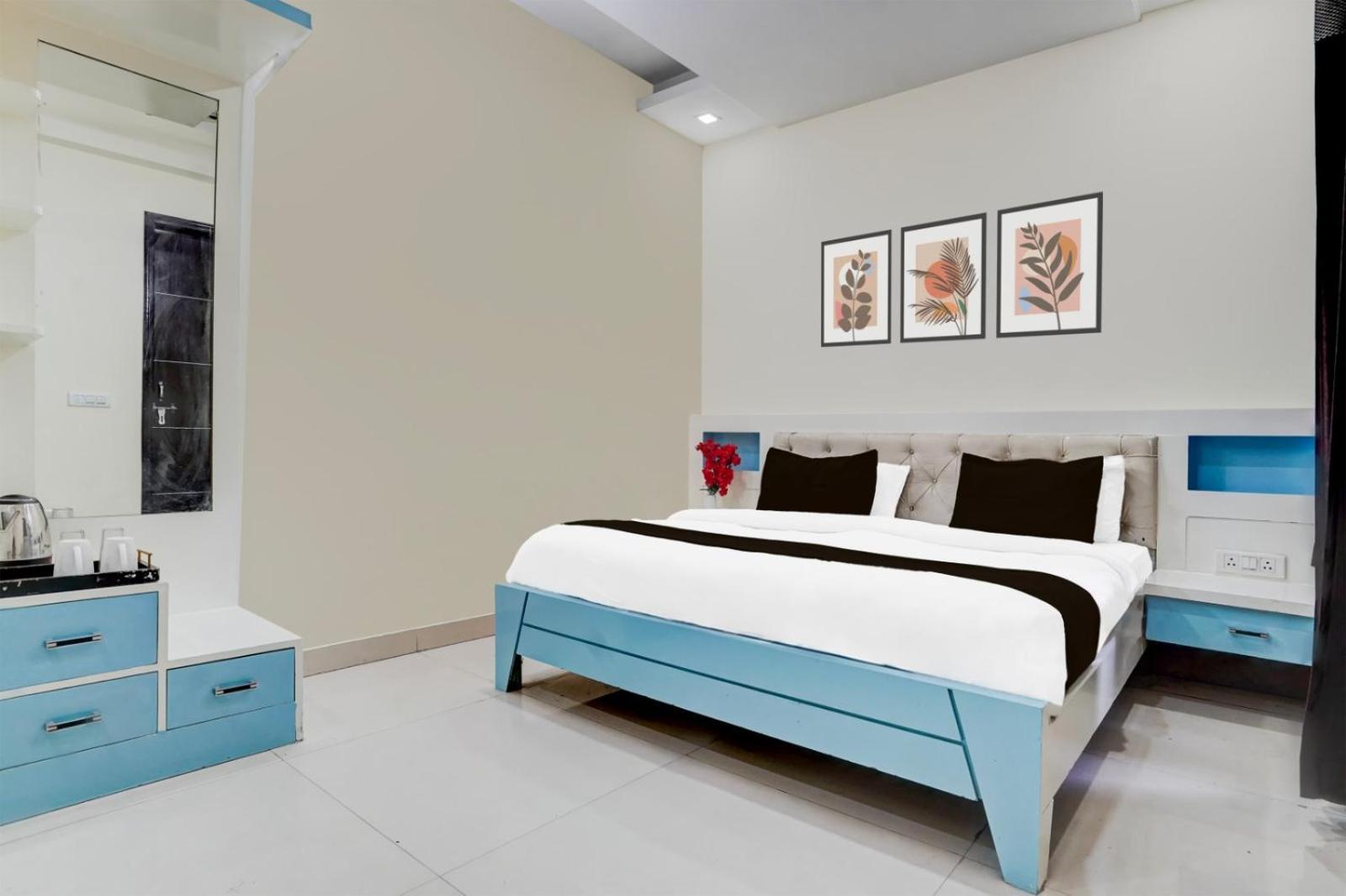 Grace Plaza Near Igi Airport Delhi Hotel 4*